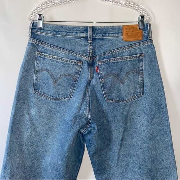 Levi’s High Rise Button Fly Cropped Wide Leg Jeans - Picture 5 of 8